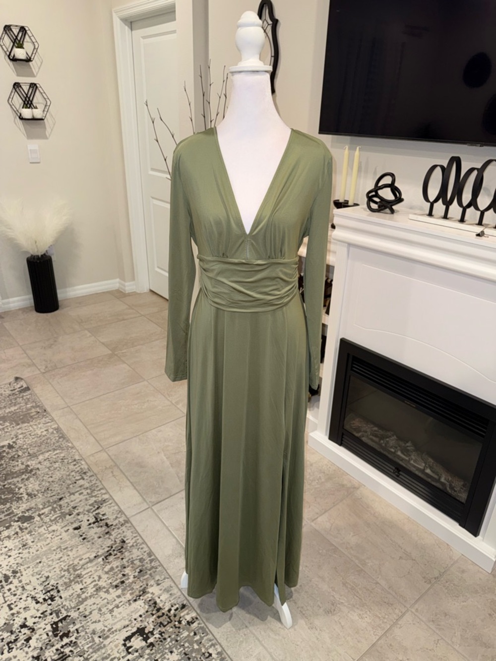 2 x 20$ NWT Olive Green Long Sleeve V-Neck Maxi Dress Size M - Picture 2 of 11